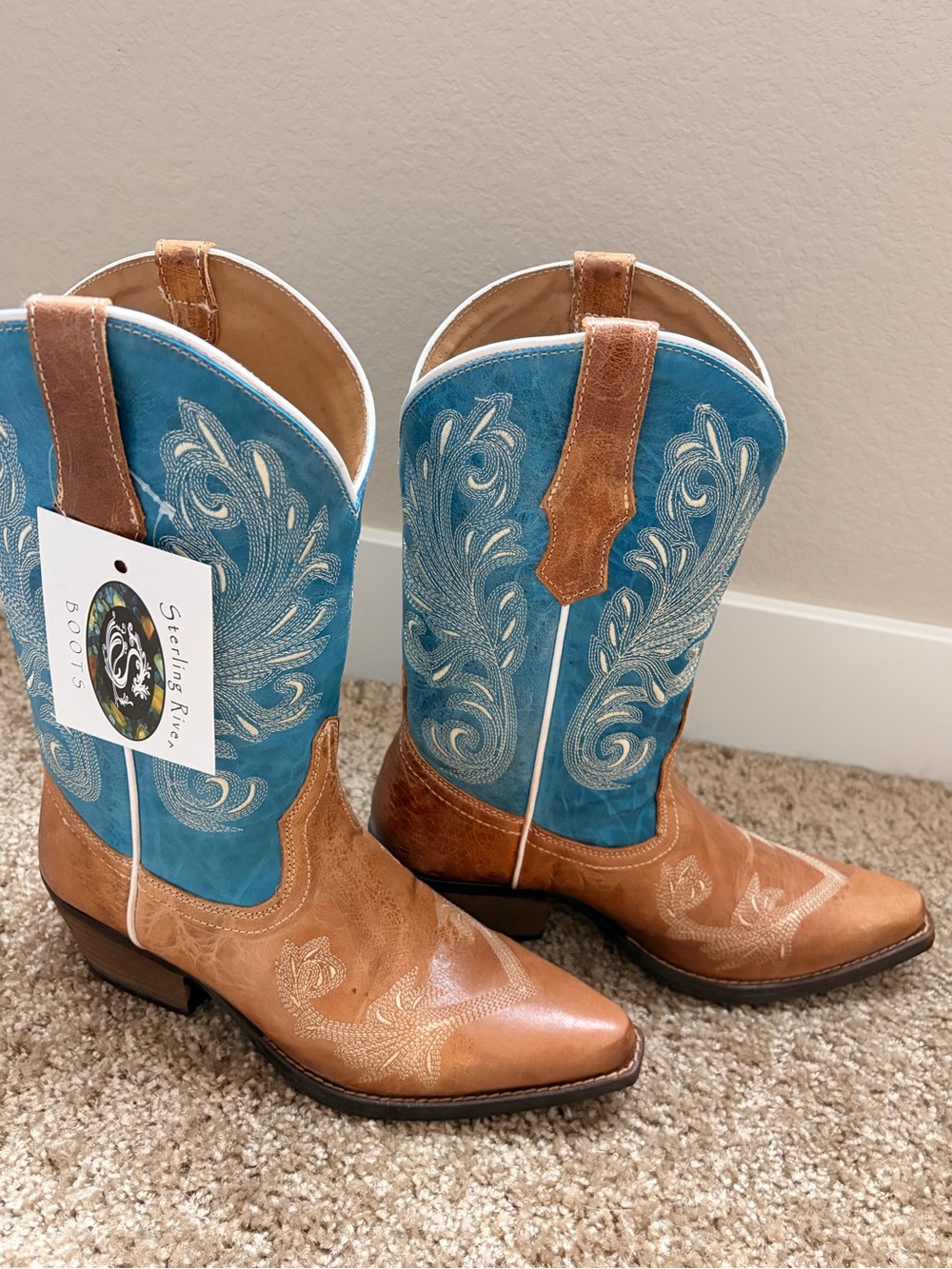 Sterling River Women’s Two-Tone Turquoise & Tan Cowboy Boots